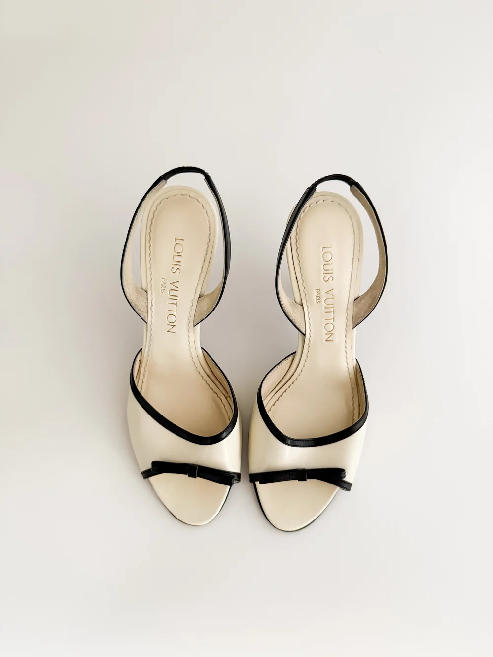 Louis Vuitton S/S 2003 by Marc Jacobs Ivory & Black Bow Slingback
